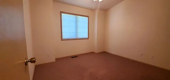 1704 Wellington Pl — Photo 6