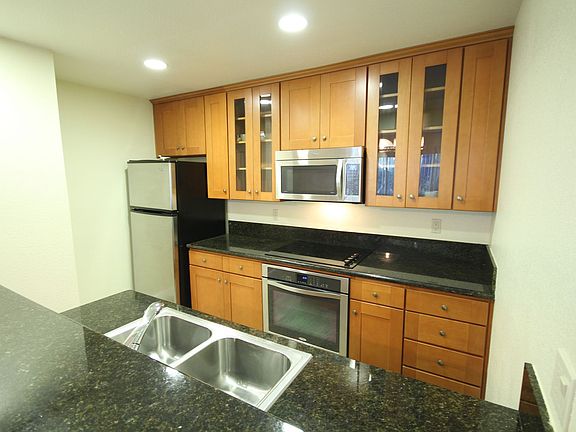4th image of 8503 Villa La Jolla Dr APT I