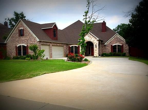 3rd image of 105 Red Bud Dr