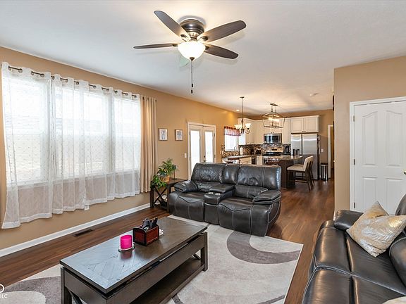 4th image of 6293 Welker Dr