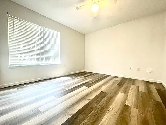 401 N Cromwell Rd #T1 — Photo 14