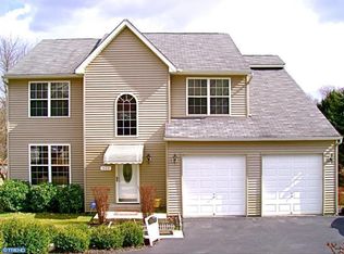 813 Crestview Rd, Philadelphia, PA 19128