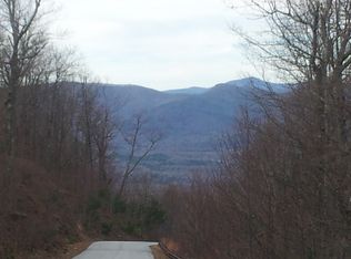 565 Mountainside Dr, Cleveland, GA 30528