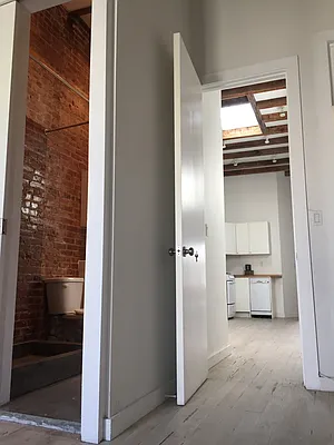 Rented by Zone Corp | media 65