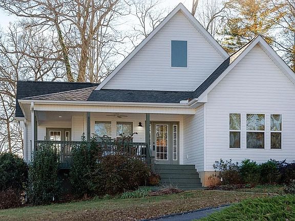 2nd image of 477 Probart St