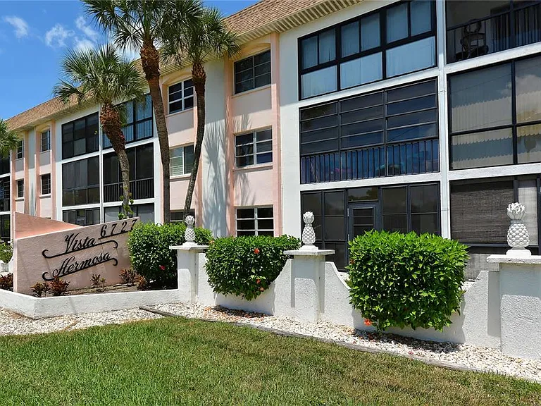 116 Vista Hermosa Cir #308C — Photo 3