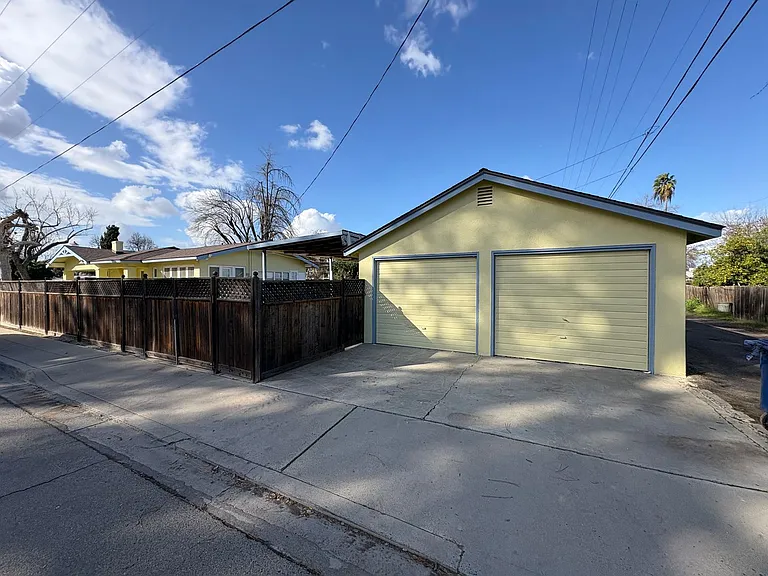 1424 18th Ave — Photo 35