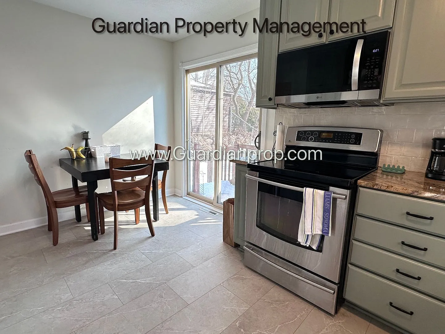 St Louis Park Single Family Home, Large Yard, 1 Car Garage, 3 Season Porch, W/D — Photo 4