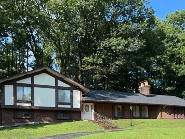 1401 Brittany Hills Dr, Dayton, OH 45459