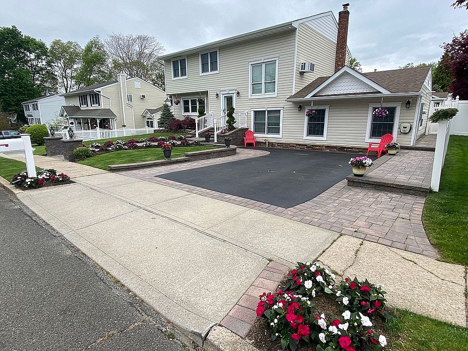 1st image of 33 Hillcrest St