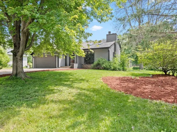 2046 Henry St N, North Saint Paul, MN 55109
