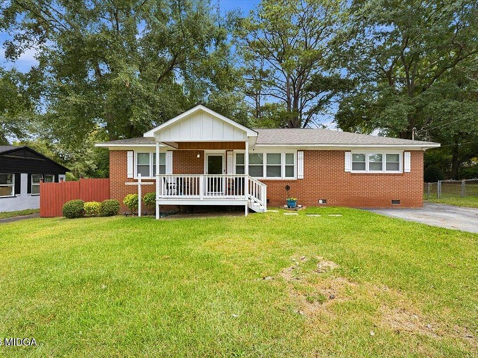 1st image of 4290 Fairfax Dr