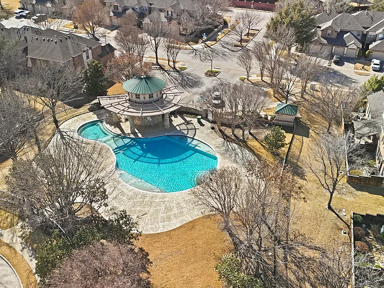 1725 Brookview Dr — Photo 22
