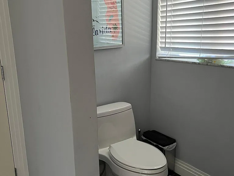 Mineola Dr — Photo 18