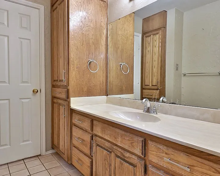 5273 Sherbrooke Ln — Photo 16