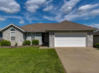 860 S Jester Ave, Springfield, MO 65802