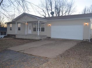 933 S Ridge Dr, Gerald, MO 63037