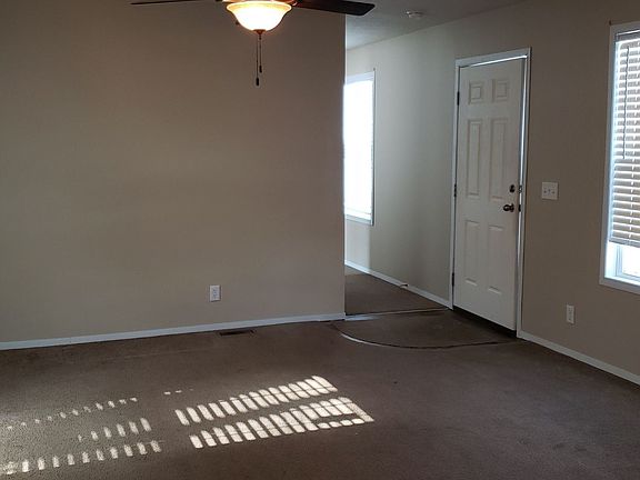 2nd image of 516 Courtland Ln #79