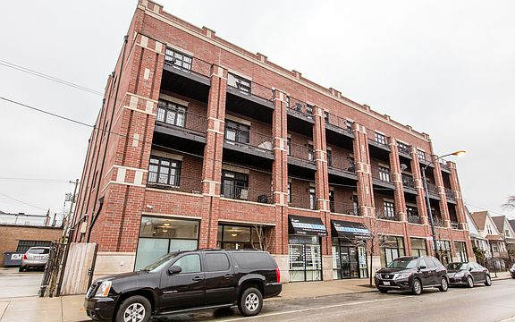 3rd image of 4141 N Kedzie Ave #404