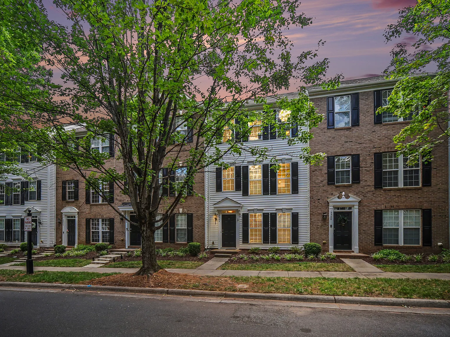 2 bed, 1871 sqft, $2,045 — Photo 4
