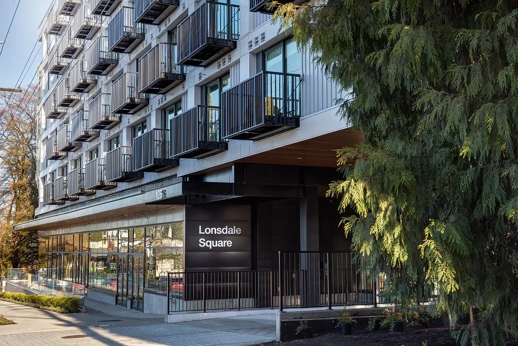 Lonsdale Square Apartments — Photo 3