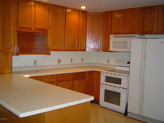 4th image of 200 Lake Dr