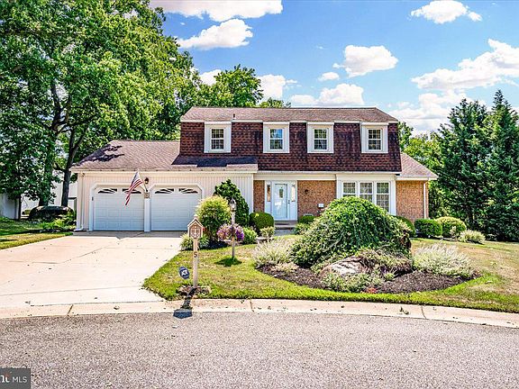 2nd image of 5 Butternut Ln
