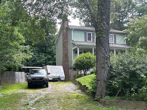 3rd image of 3009 Village Ct
