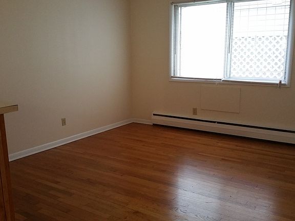 3rd image of 1652 N Humboldt Ave APT 15