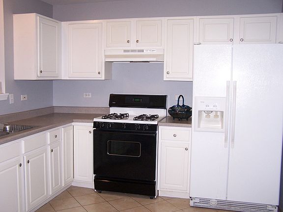 3rd image of 544 Holiday Ln #544