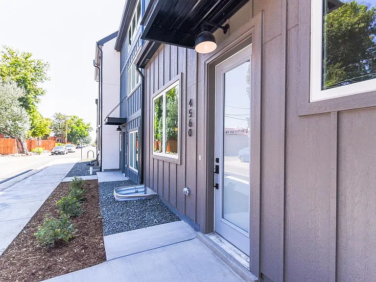 4560 W 13th Ave — Photo 1