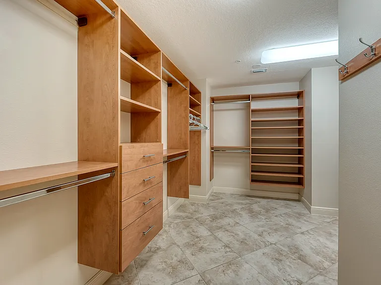 1308 Old Stickney Point Rd #W32 — Photo 29