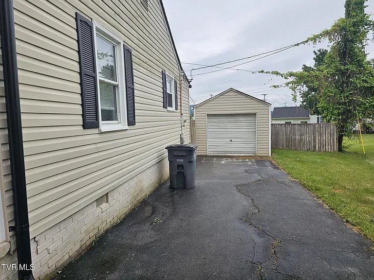 2382 Hiwassee Cir #2382 — Photo 3