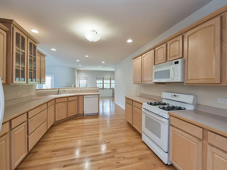 4N382 Mark Twain St — Photo 3