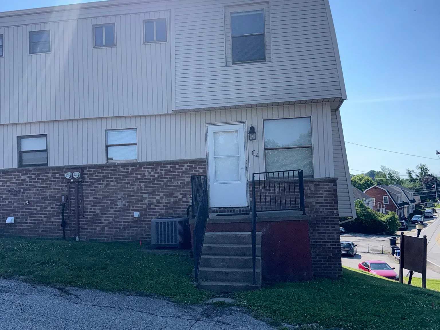 3 bed, 1.5 bath, $1,600 — Photo 1