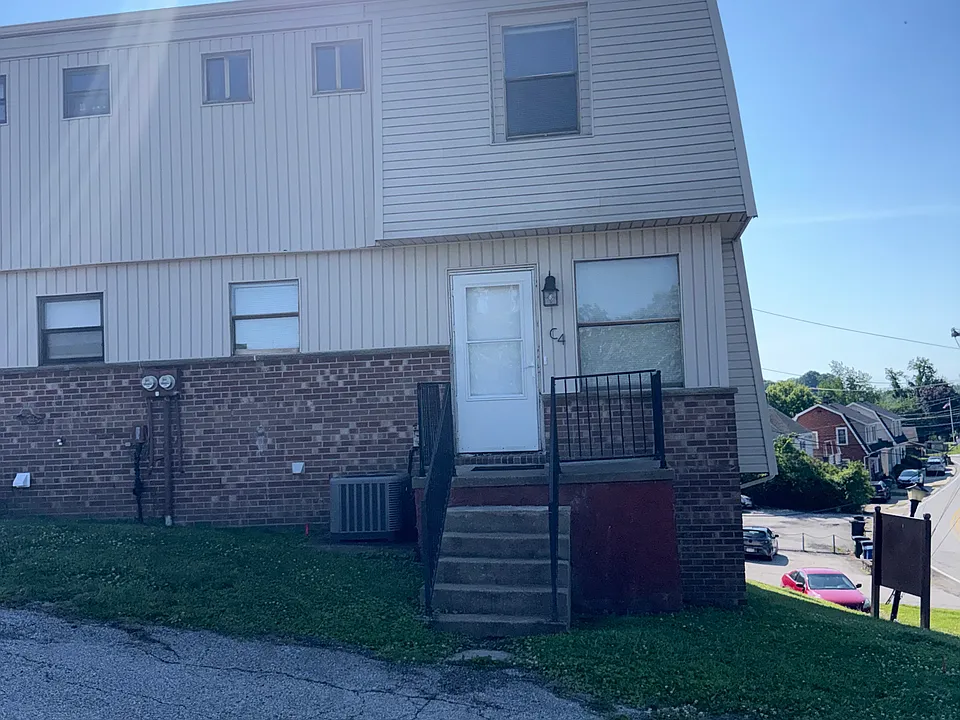 123 Oakwood Rd #C-4