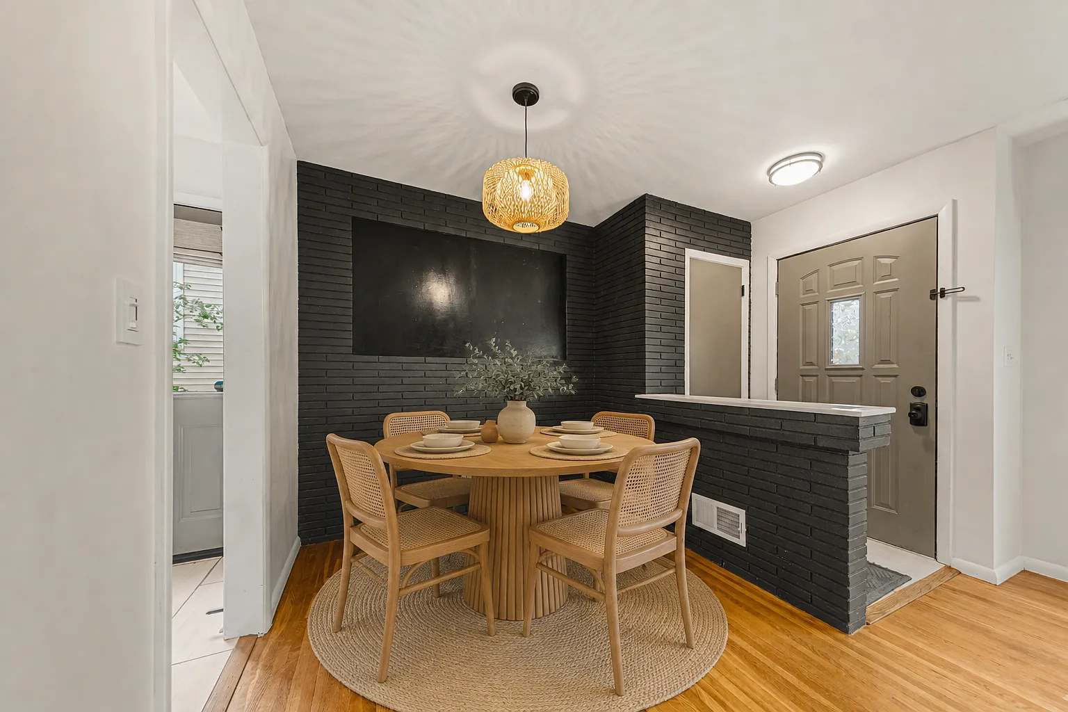 4 bed, 1700 sqft, $2,895 — Photo 3