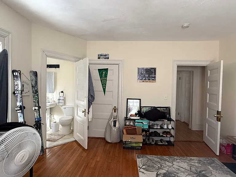 12 Braemore Rd #4 — Photo 11