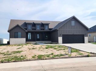 2713 E 17th St, Hays, KS 67601