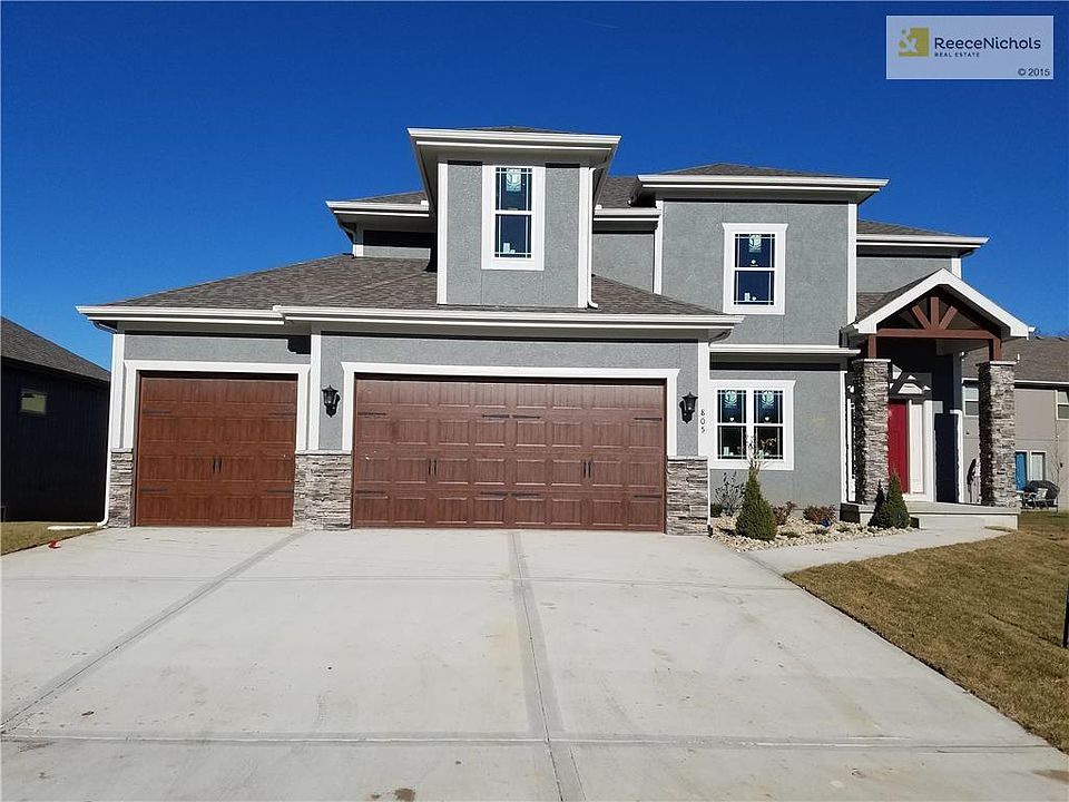 1st image of 805 SE Sparrow Ct