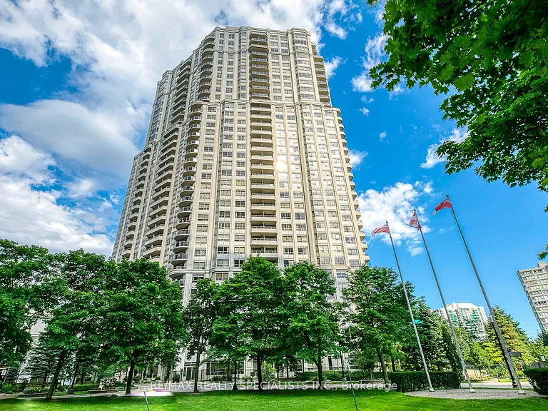 25 Kingsbridge Garden Cir W #924 — Photo 4