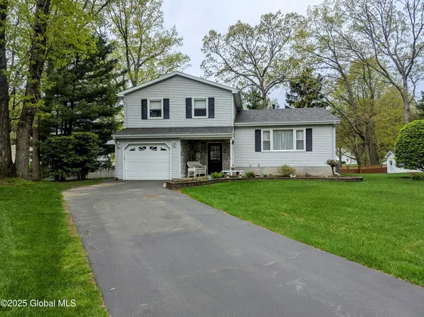 4 Canterbury Court, Albany, NY 12205