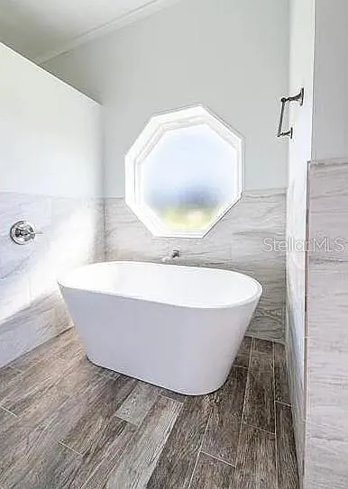 3167 Lake Breeze Cir — Photo 16