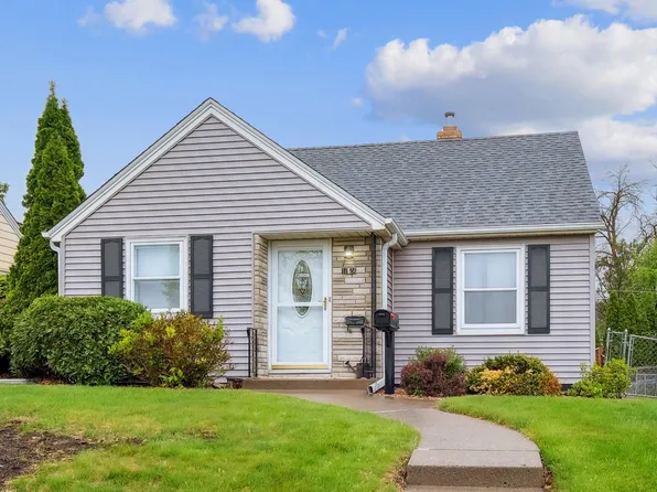1224 Grotto St N, Saint Paul, MN 55117