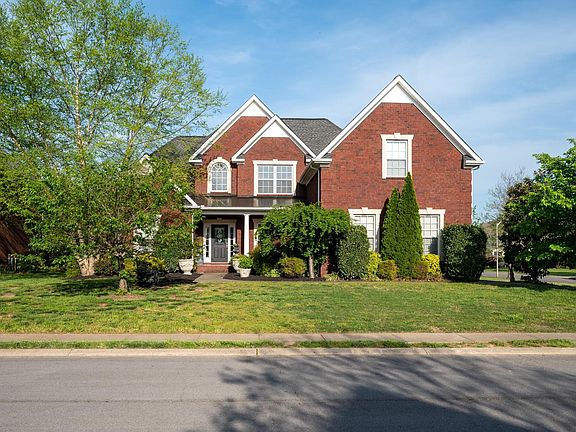 2nd image of 1304 Saint Ives Ct
