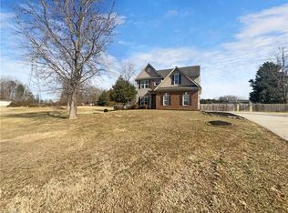 8102 Broad Ridge Ct, Browns Summit, NC 27214