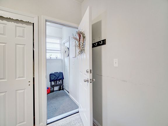 3rd image of 510 Boulevard #B