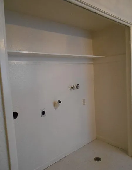 908 Kenwood Ave #C — Photo 4
