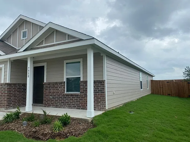 7950 Gus Wilson Dr — Photo 1