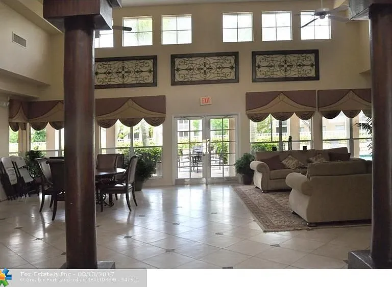 9899 Westview Dr #517 — Photo 16